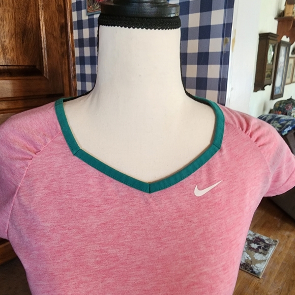 Nike Athletic Dri Fit Pink Short Sleeve Top Size L - Picture 6 of 9